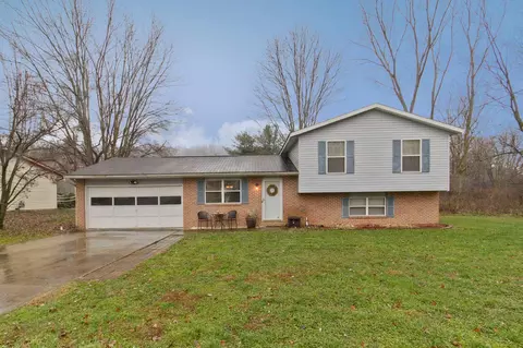 611 Huron Dr, Heath, OH 43056 photo 2