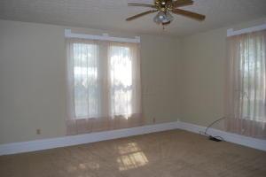 439 John St, Circleville, OH 43113 photo 4