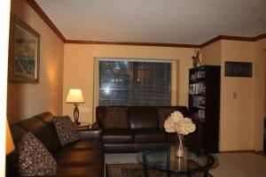 8869 Cornwallis Ct, Powell, OH 43065 photo 2