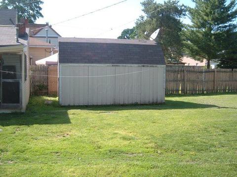 136 E Mill St, Circleville, OH 43113 photo 8