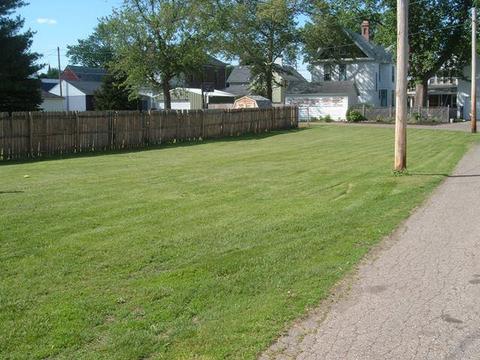 136 E Mill St, Circleville, OH 43113 photo 9