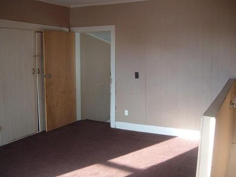 136 E Mill St, Circleville, OH 43113 photo 7