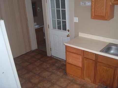 136 E Mill St, Circleville, OH 43113 photo 5