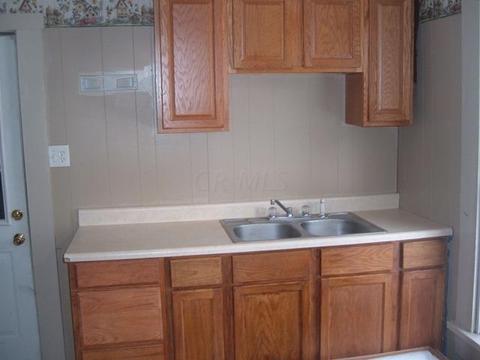 136 E Mill St, Circleville, OH 43113 photo 4