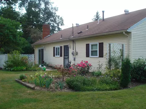 1958 Marinette Dr, Springfield, OH 45503 photo 8