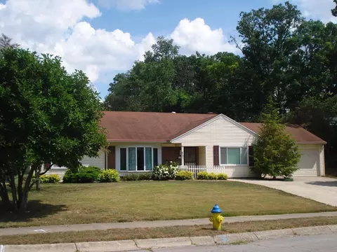 1958 Marinette Dr, Springfield, OH 45503 photo 1