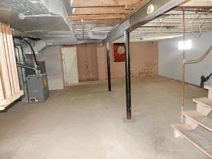 1540 E Weber Rd, Columbus, OH 43211 photo 3