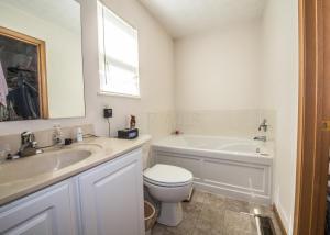 215 Brenden Loop, Delaware, OH 43015 photo 7