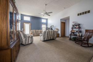 215 Brenden Loop, Delaware, OH 43015 photo 4
