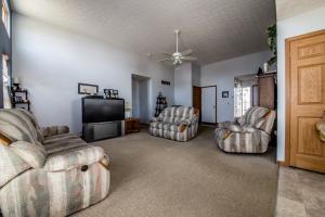 215 Brenden Loop, Delaware, OH 43015 photo 3