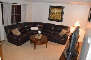 671 E Crest Dr, Heath, OH 43056 photo 3