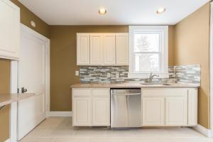 65 E Markison Ave, Columbus, OH 43207 photo 8