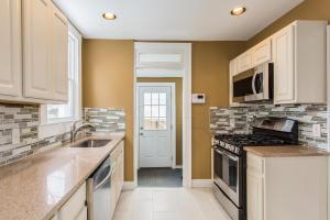 65 E Markison Ave, Columbus, OH 43207 photo 5