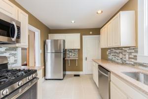 65 E Markison Ave, Columbus, OH 43207 photo 4