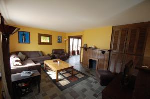 210 E Beaumont Rd, Columbus, OH 43214 photo 4