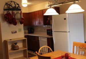 5425 N Meadows Blvd, Columbus, OH 43229 photo 9