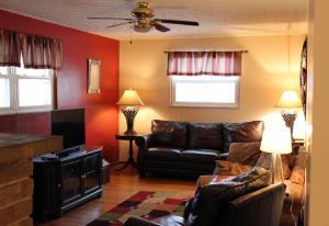 5425 N Meadows Blvd, Columbus, OH 43229 photo 3