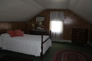 306 E High St, Ashley, OH 43003 photo 14