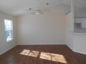 66 Brooksedge Dr E, Pataskala, OH 43062 photo 3