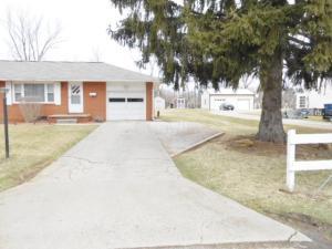 880 Walker St, Newark, OH 43055 photo 2