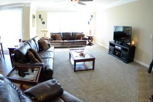 400 Coaltrain Ct, Delaware, OH 43015 photo 2