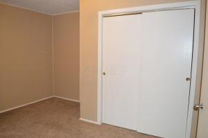 344 E Walnut St, Circleville, OH 43113 photo 9