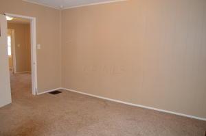 344 E Walnut St, Circleville, OH 43113 photo 8