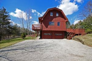 1202 Hyatts Rd, Delaware, OH 43015 photo 2