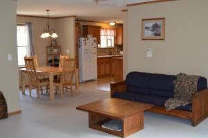 21360 Griffith Rd, Logan, OH 43138 photo 10