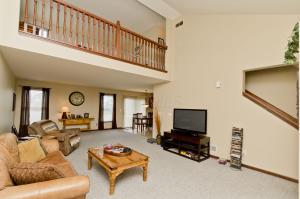 389 Cobblestone Dr, Delaware, OH 43015 photo 6