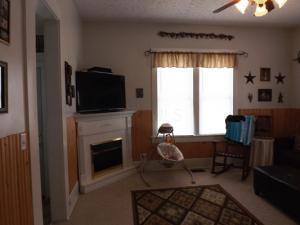 450 W 2nd St, Logan, OH 43138 photo 8