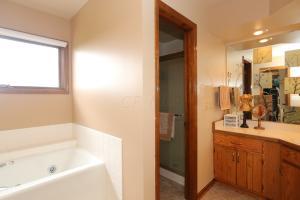 8563 Davington Dr, Dublin, OH 43017 photo 17