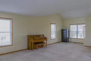 587 Meadows Dr, Delaware, OH 43015 photo 7