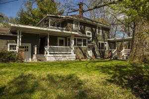 252 Walhalla Rd, Columbus, OH 43202 photo 1