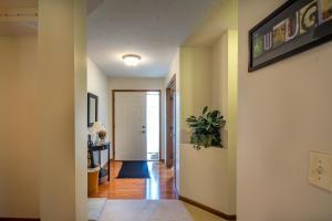 186 Rolling Acre Dr, Lithopolis, OH 43136 photo 3