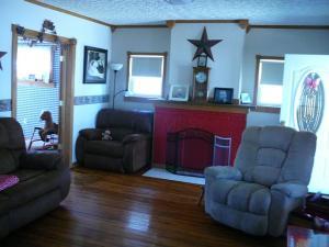 715 E Main St, Logan, OH 43138 photo 8