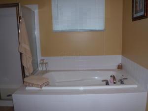 700 Rolling Acre Dr, Lithopolis, OH 43136 photo 23