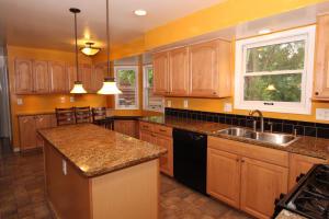 2249 Stratingham Dr, Dublin, OH 43016 photo 9