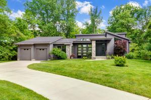 392 Walhalla Rd, Columbus, OH 43202 photo 1