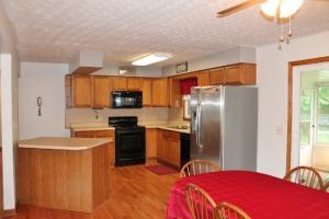 10 Simons Ave, Fredericktown, OH 43019 photo 3