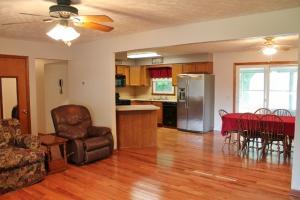 10 Simons Ave, Fredericktown, OH 43019 photo 6