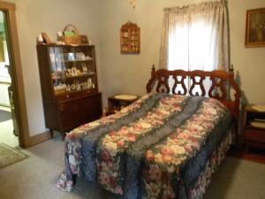 332 Walnut St, Circleville, OH 43113 photo 4