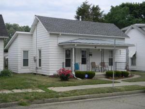 332 Walnut St, Circleville, OH 43113 photo 2