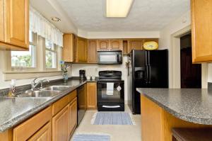 412 E Main St, Hebron, OH 43025 photo 10