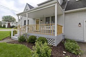 412 E Main St, Hebron, OH 43025 photo 2