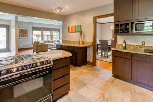 2626 E Broad St, Bexley, OH 43209 photo 12