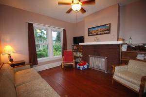228 E Blake Ave, Columbus, OH 43202 photo 4