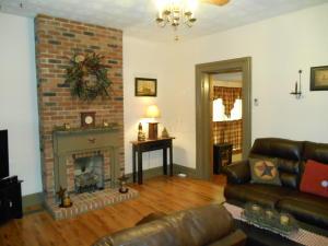 310 Main St, Bainbridge, OH 45612 photo 4