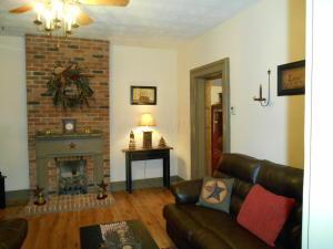 310 Main St, Bainbridge, OH 45612 photo 5