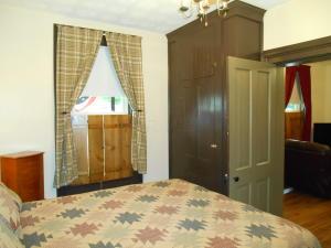 310 Main St, Bainbridge, OH 45612 photo 8